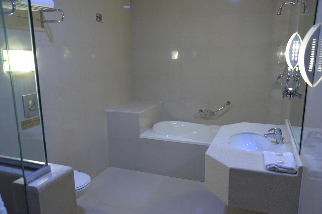 The Palace Suites Al Khobar Exterior photo